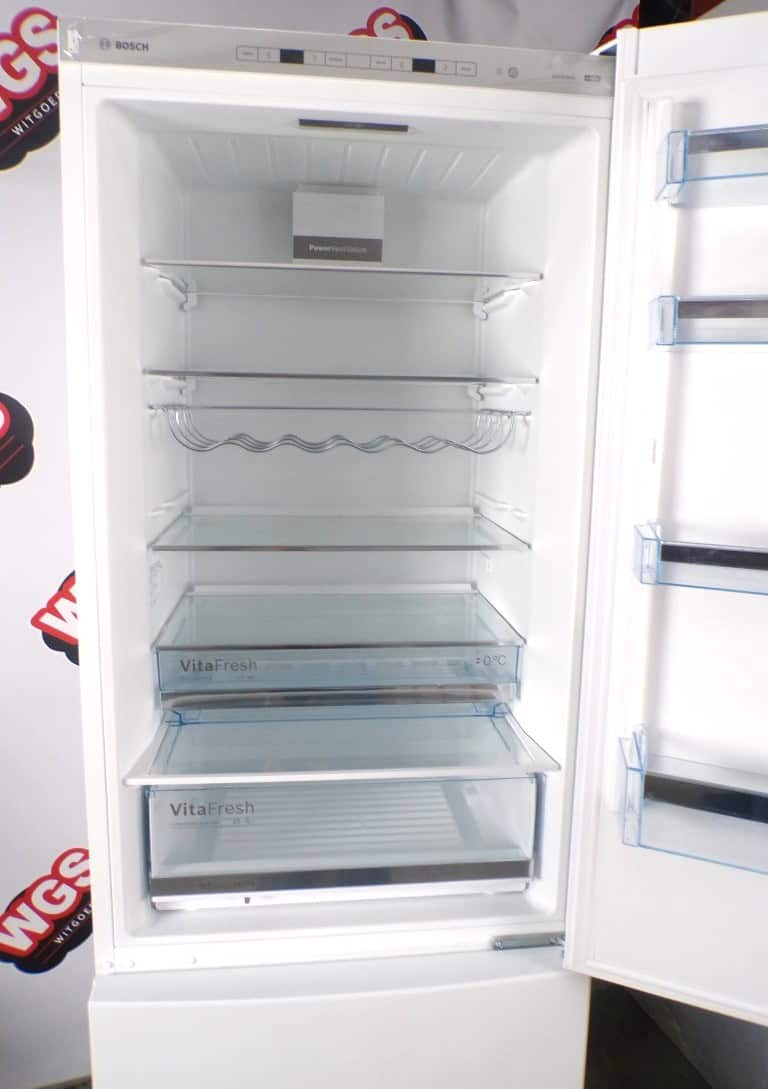 Bosch KGE49AWCA koel-vriescombinatie